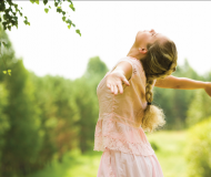 Girl_with_wide_open_arms